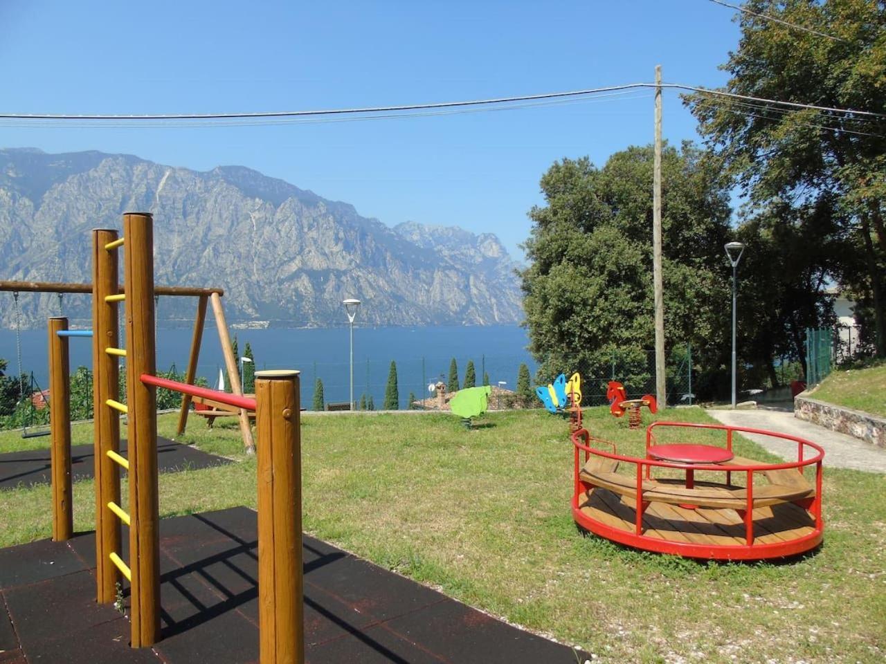 Finestra Sul Lago Malcesine Apt Riva Ngoại thất bức ảnh
