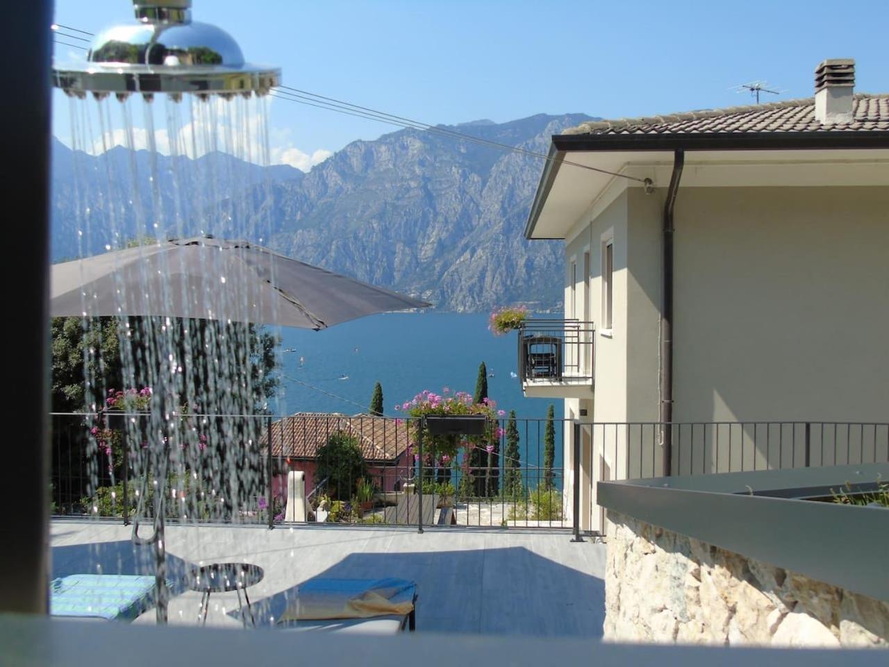 Finestra Sul Lago Malcesine Apt Riva Ngoại thất bức ảnh