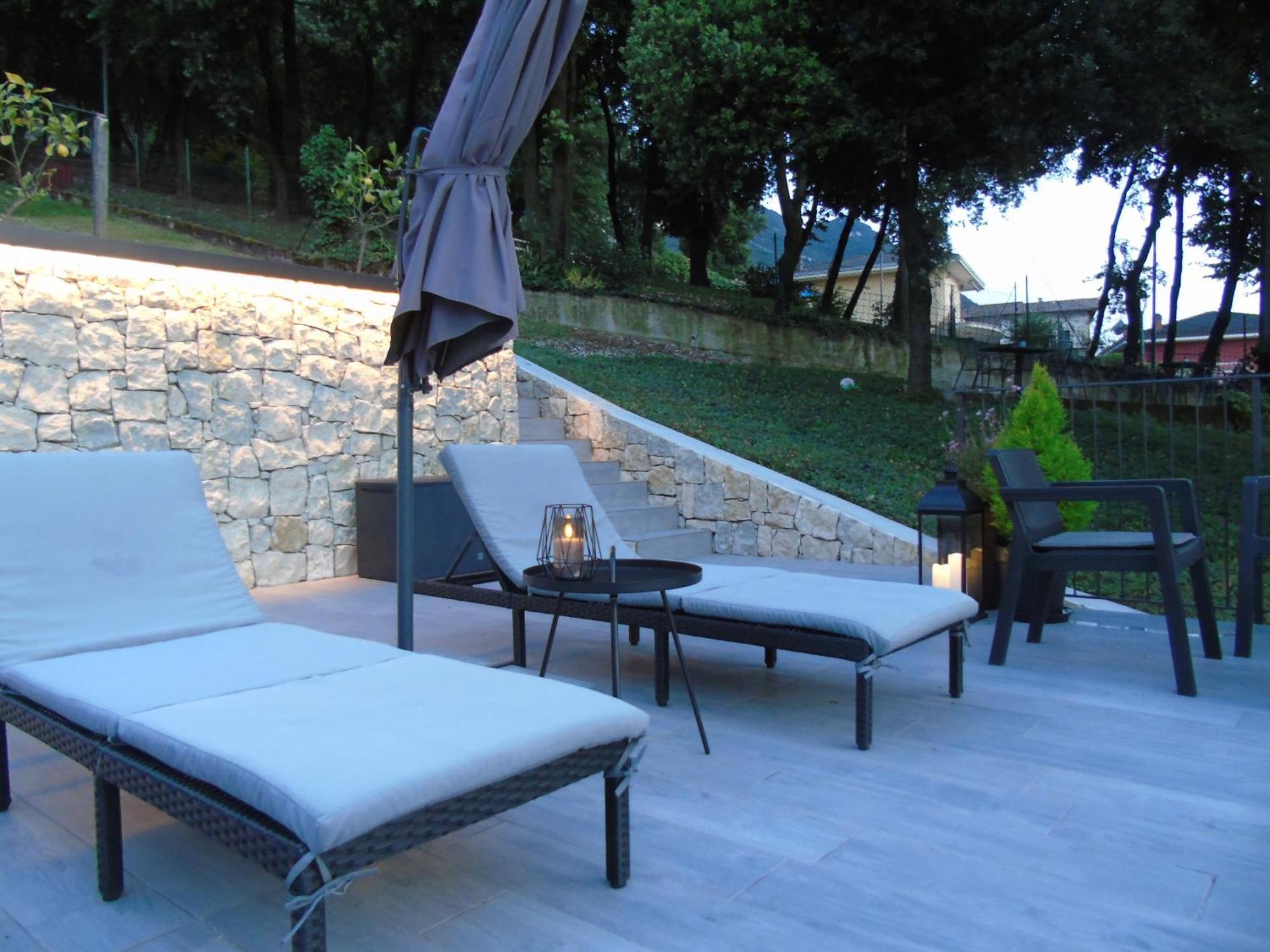 Finestra Sul Lago Malcesine Apt Riva Ngoại thất bức ảnh